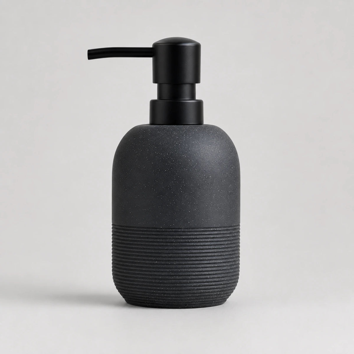 Distributeur de savon rechargeable noir pour cuisine, salle de bain et douche - Savena - photo 1