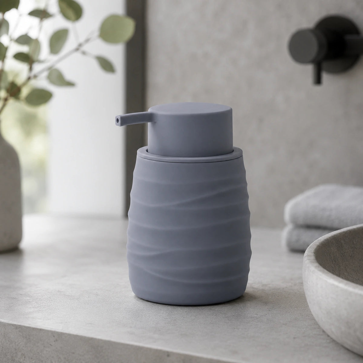 Distributeur de savon rayé design moderne gris clair 230 ml - Savena - photo 2