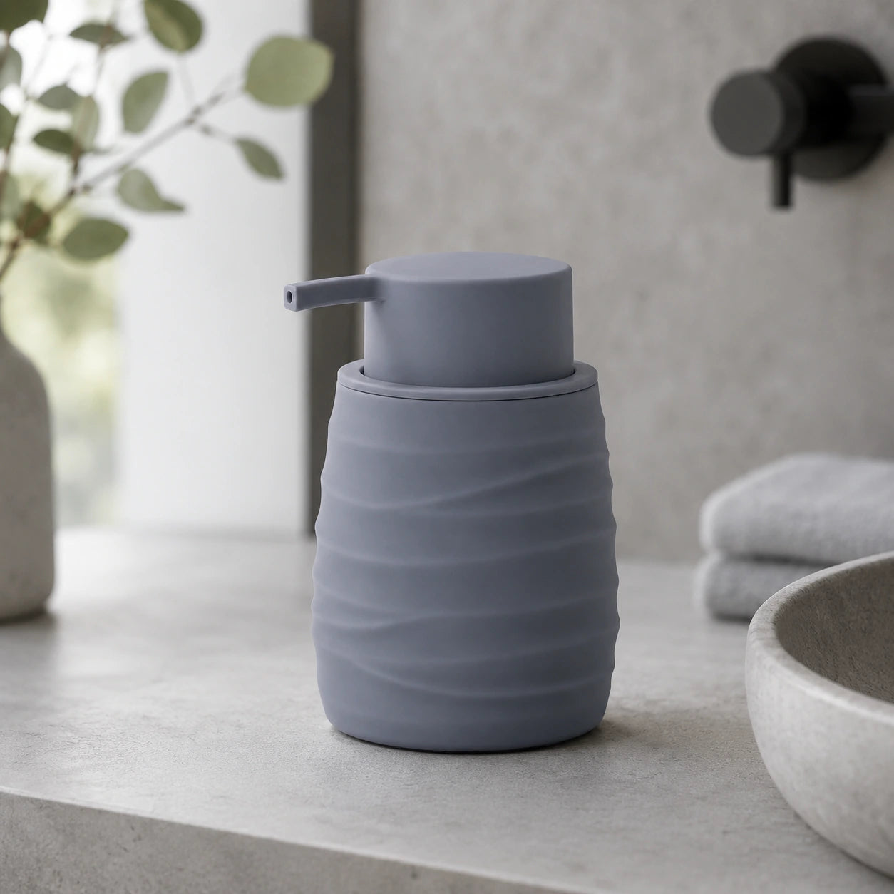 Distributeur de savon rayé design moderne gris clair 230 ml - Savena - photo 2
