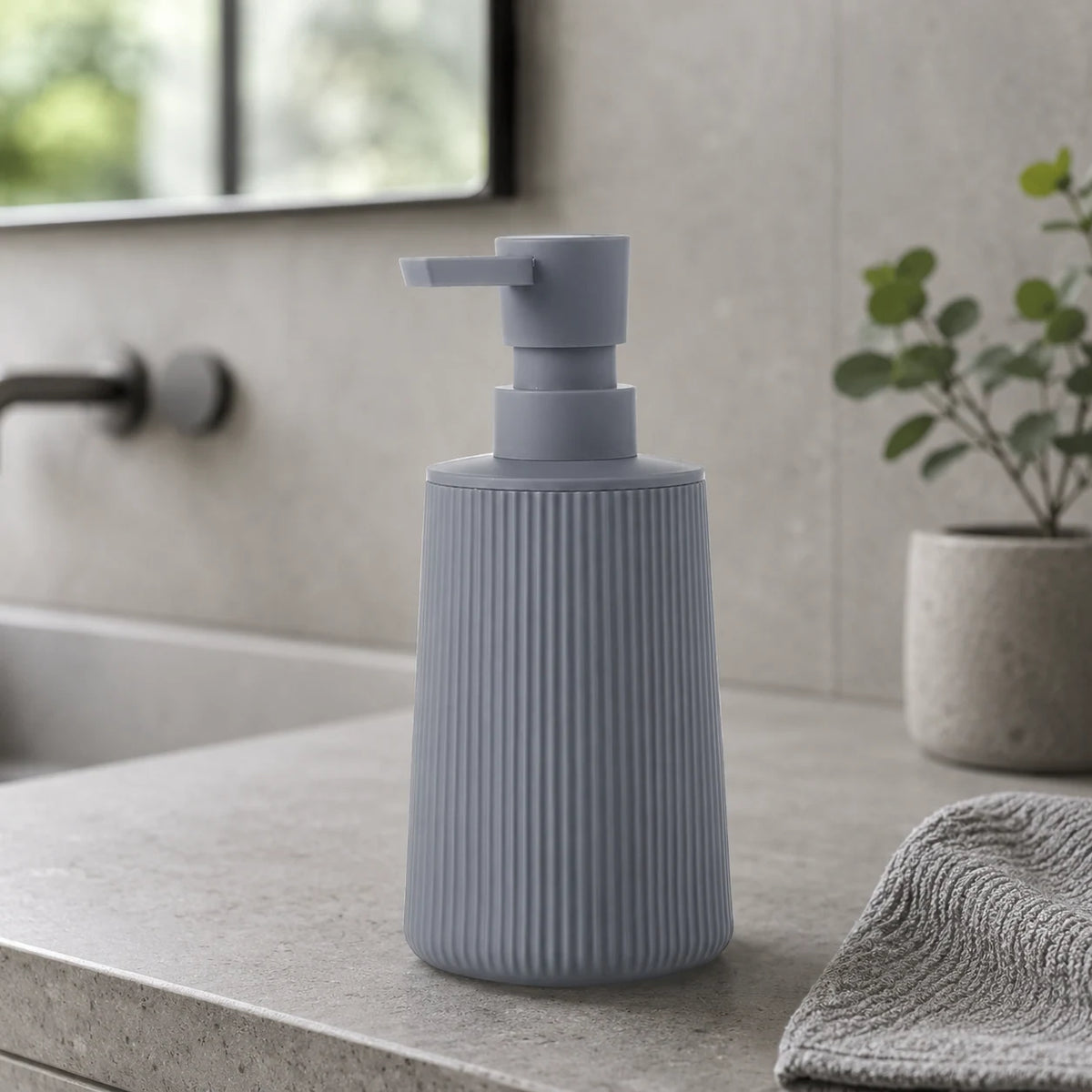 Distributeur de savon rayé mat gris clair 250 ml - Savena - photo 2