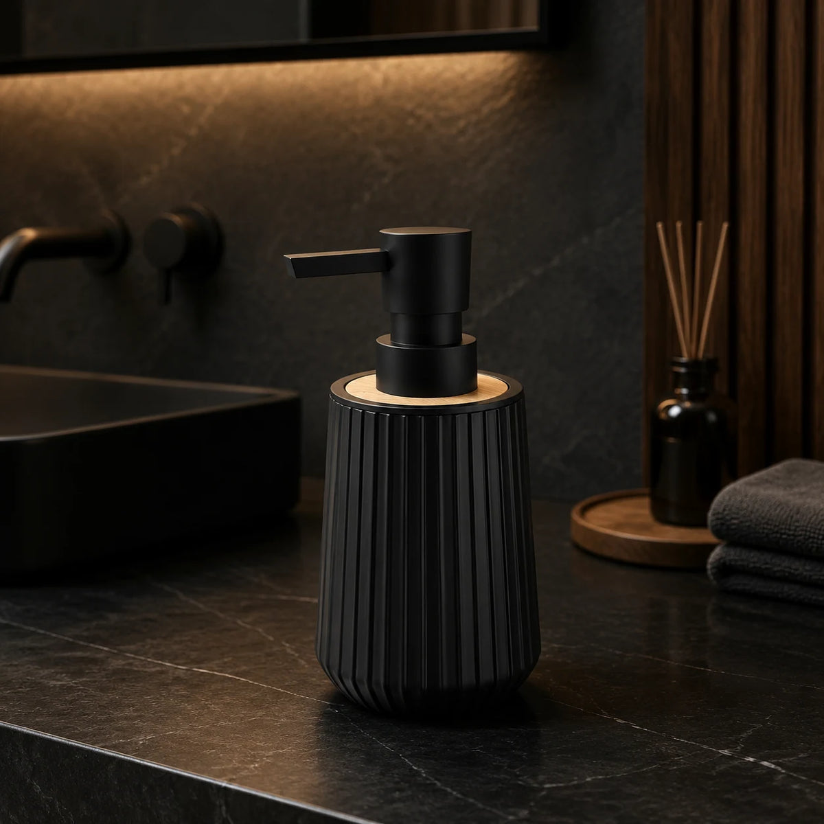 Distributeur de savon rayé finition bambou noir mat 250 ml - Savena - photo 2