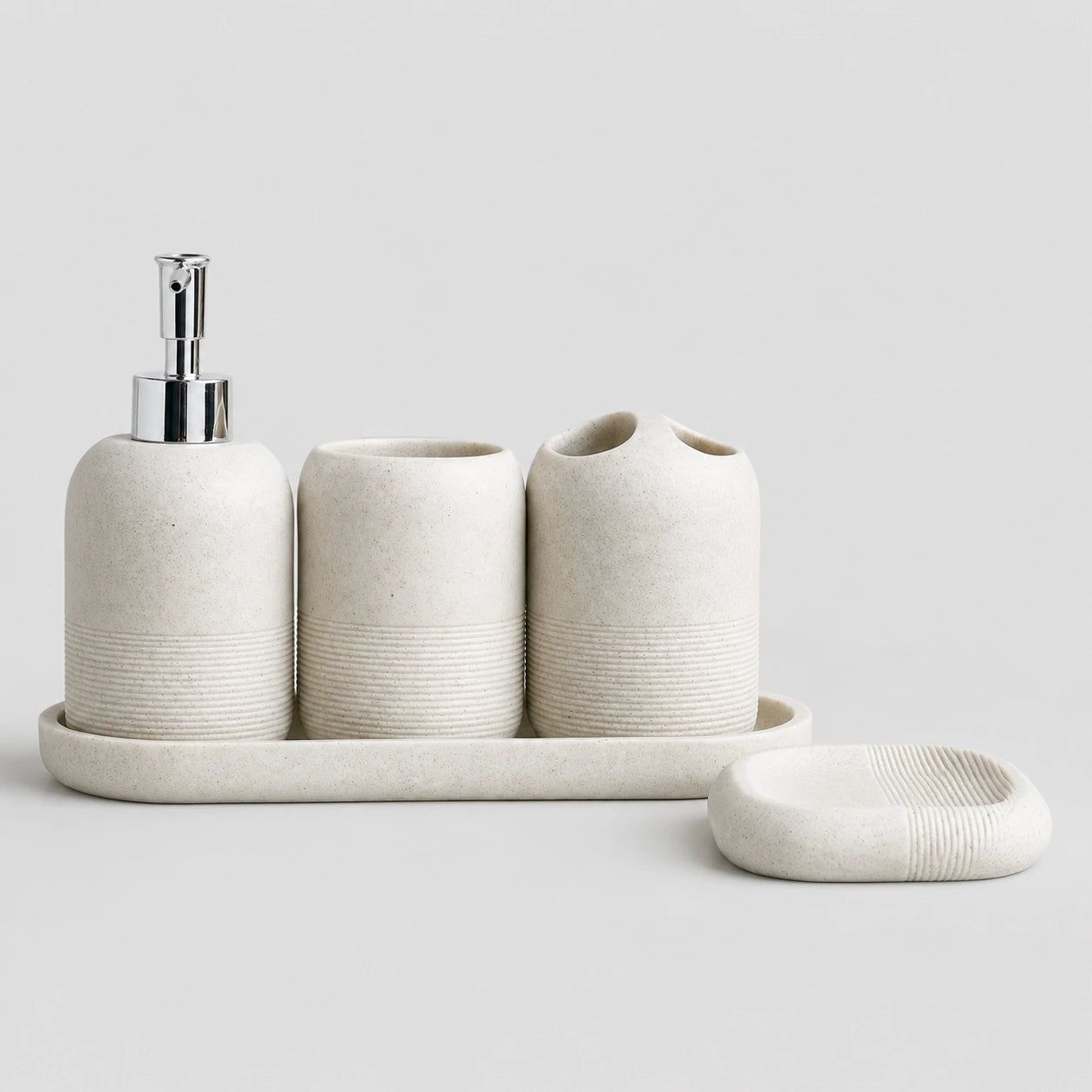 Set salle de bain 5 pièces beige avec distributeur, brosse et gobelet - Savena - photo 3